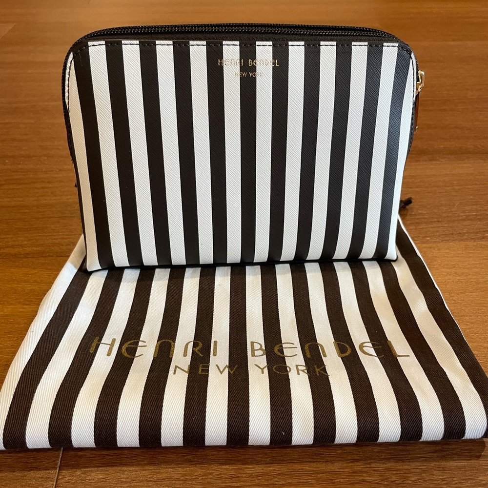 Hendri Bendel New York makeup bag
